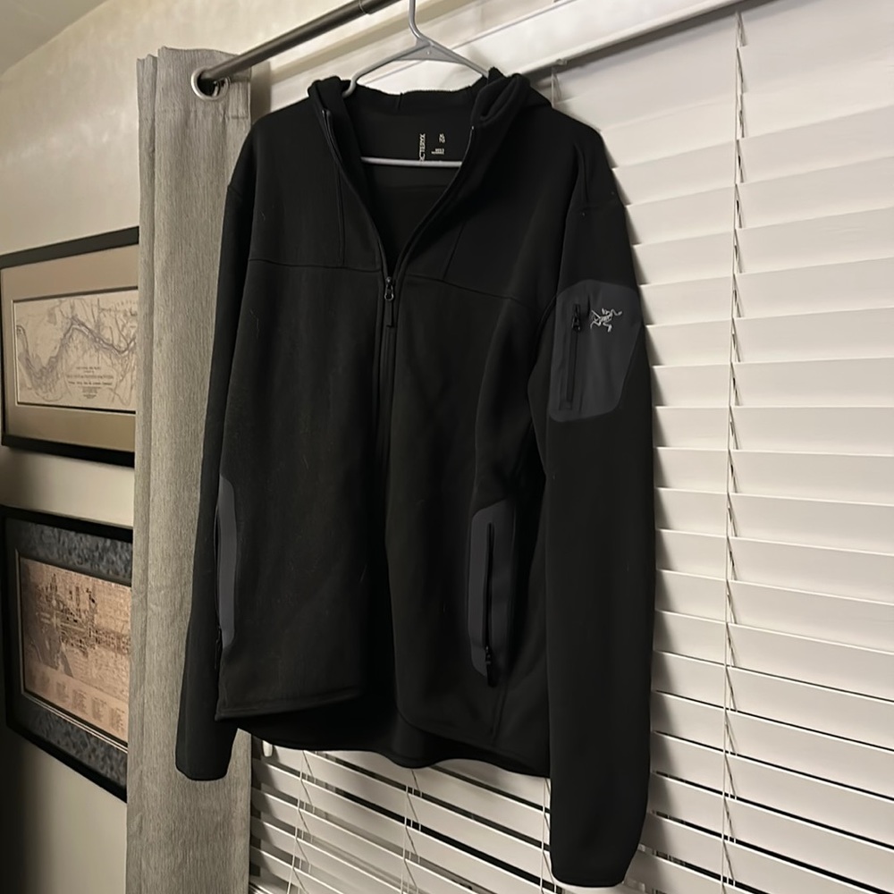 Arc’teryx hooded Covert Cardigan